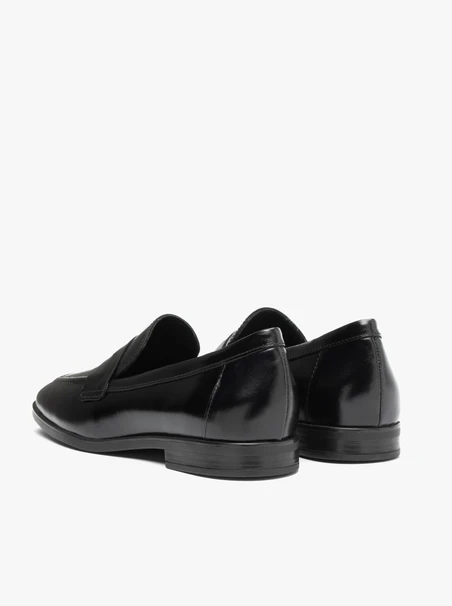Schwarze minimalistische Mokassins