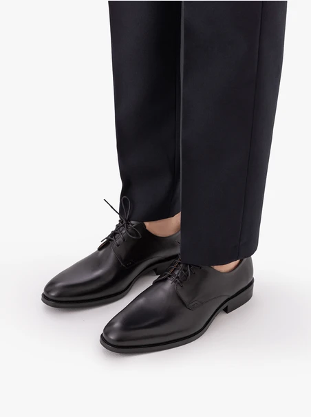 Elegante schwarze Premium-Schnürhalbschuhe