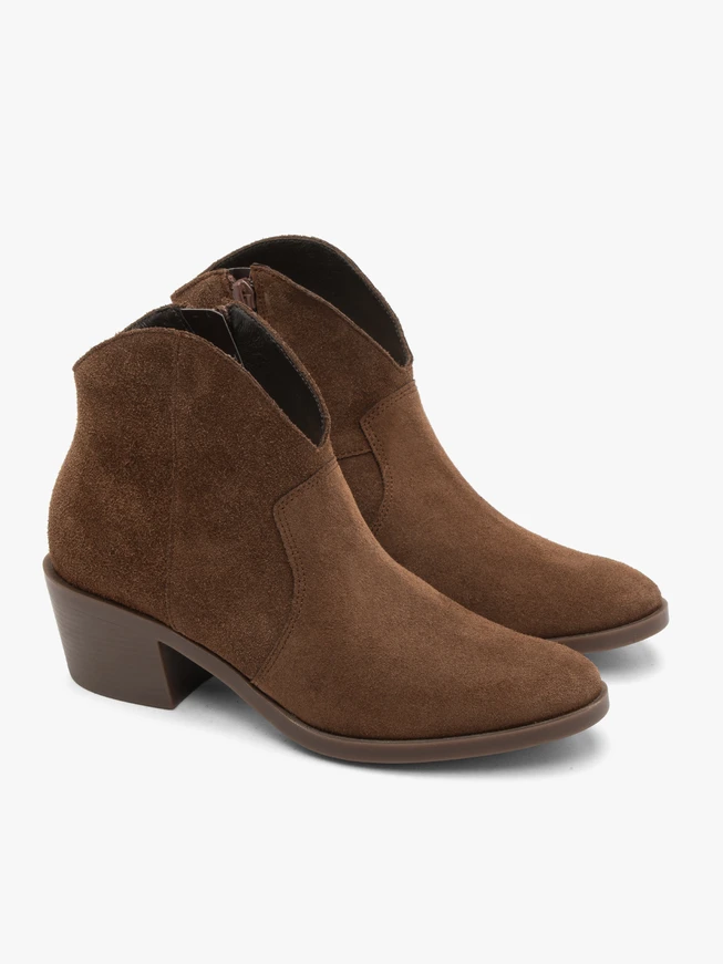 Braune Velourslederstiefel