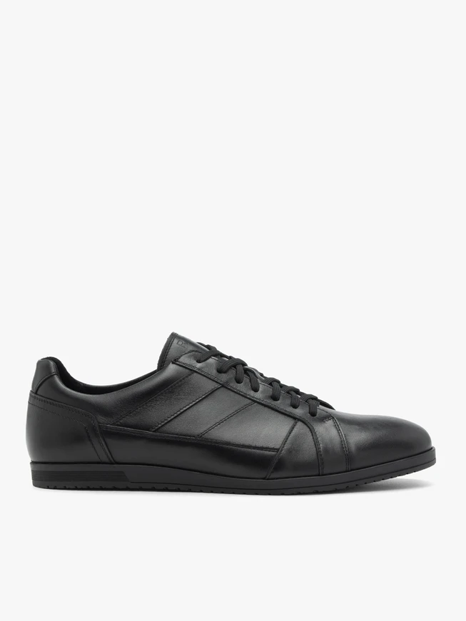 Schwarze lässige Halbschuhe