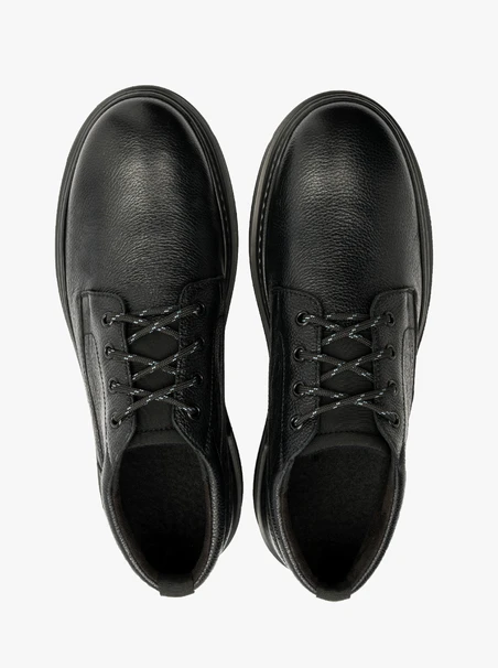 Schwarze Herrenstiefel