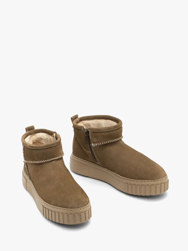 Kurze olivgrüne Schneestiefel