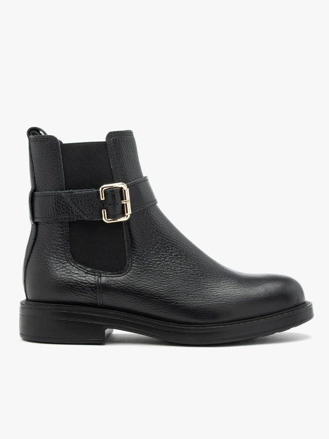 Schwarze Leder-Slingbacks mit Schnalle