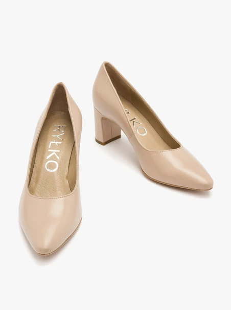 Beigefarbene Pumps mit Stilettoabsatz