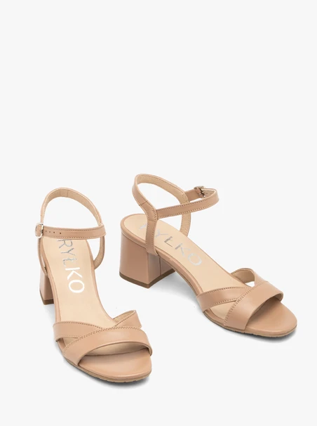 Beigefarbene Stiletto-Sandalen für Frauen