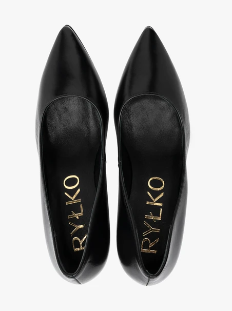Schwarze Pumps mit klobigem Stilettoabsatz