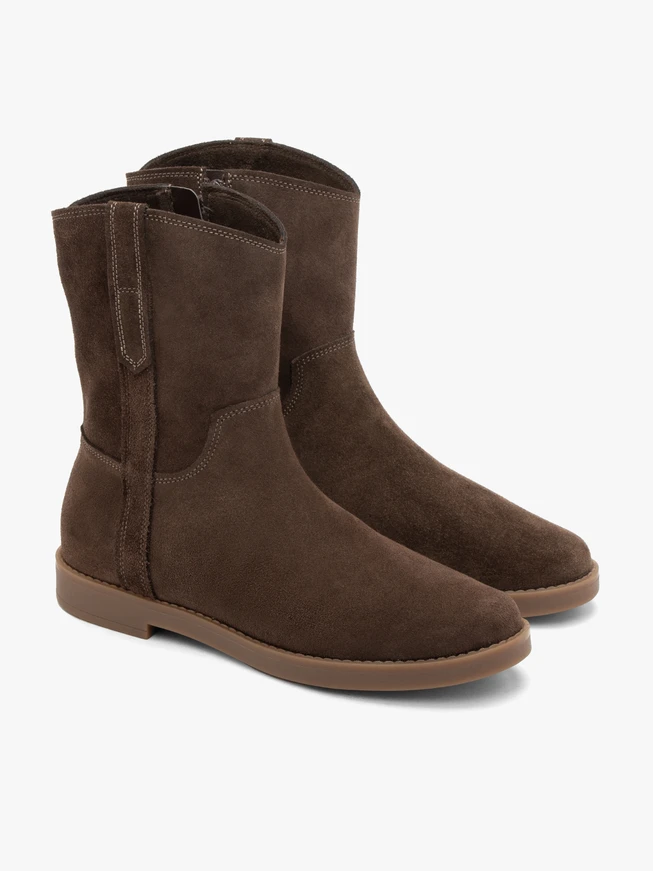 Flache Stiefel aus braunem Veloursleder