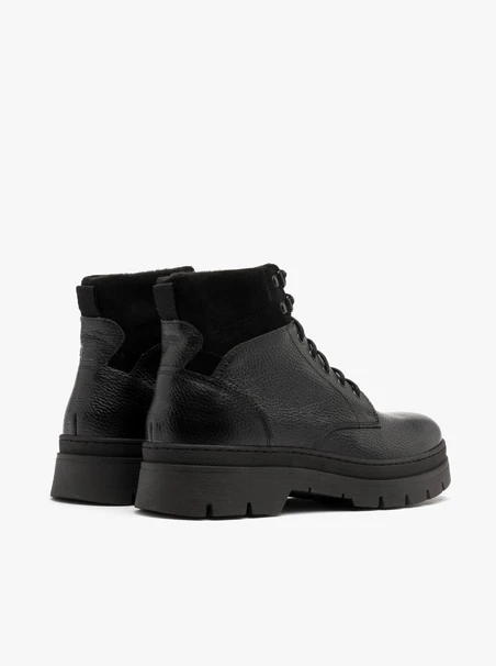 Schwarzer Herrensneaker