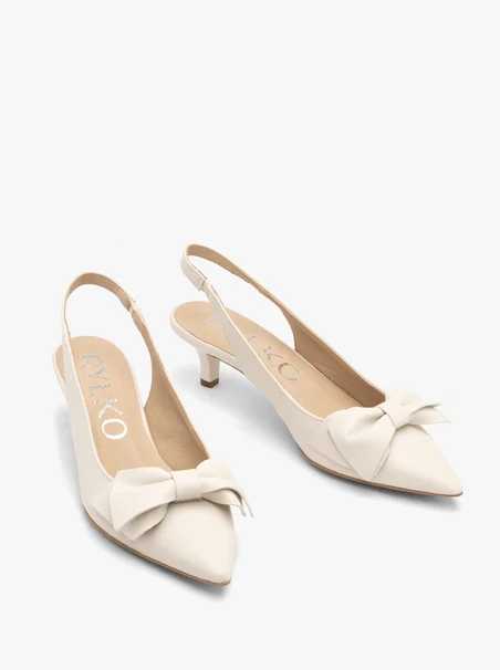 Cremefarbene Damen-Slingback-Pumps auf Entenschnabel