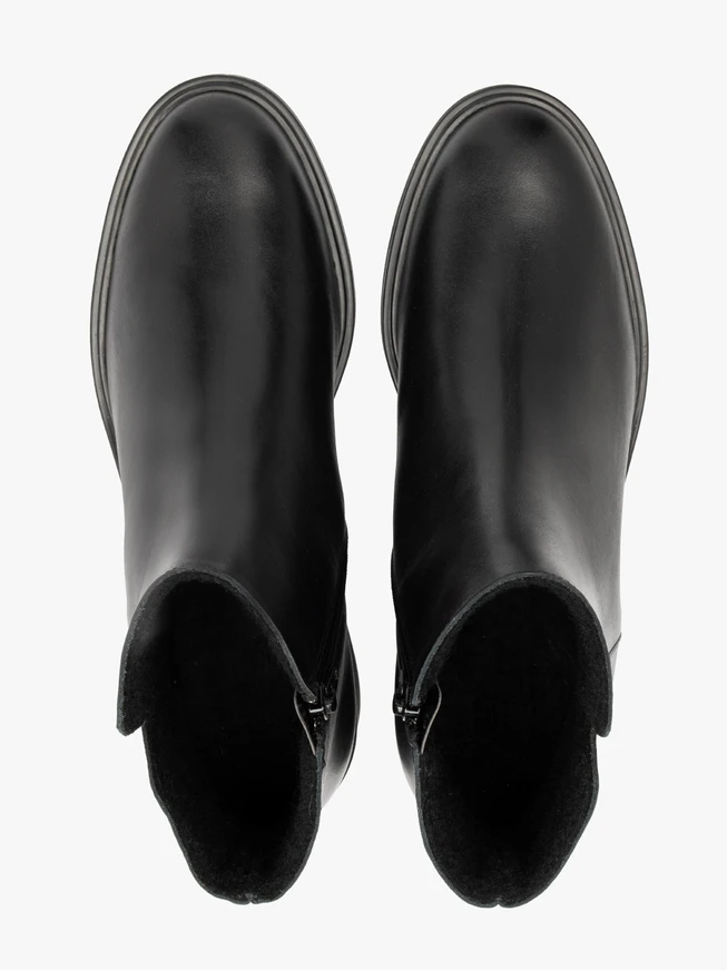 Schwarze klassische Stöckelschuhe