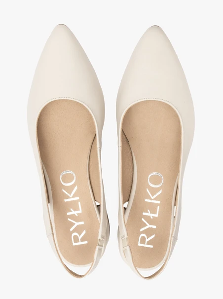 Cremefarbene Slingback-Pumps ohne Absatz
