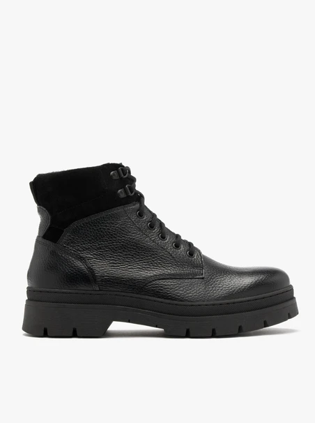 Schwarzer Herrensneaker