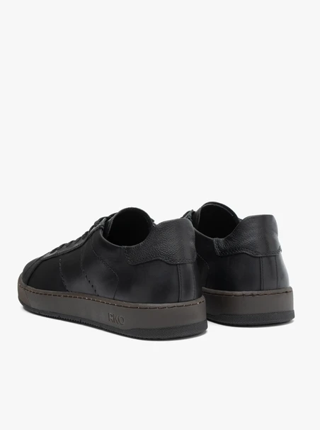 Schwarze Sporthalbschuhe aus Leder