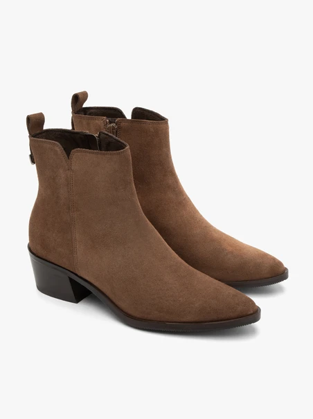 Braune isolierte Velourslederstiefel