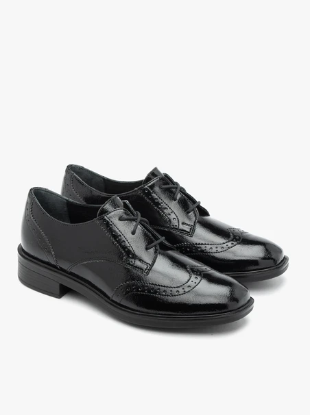 Schwarz lackierte Halbschuhe