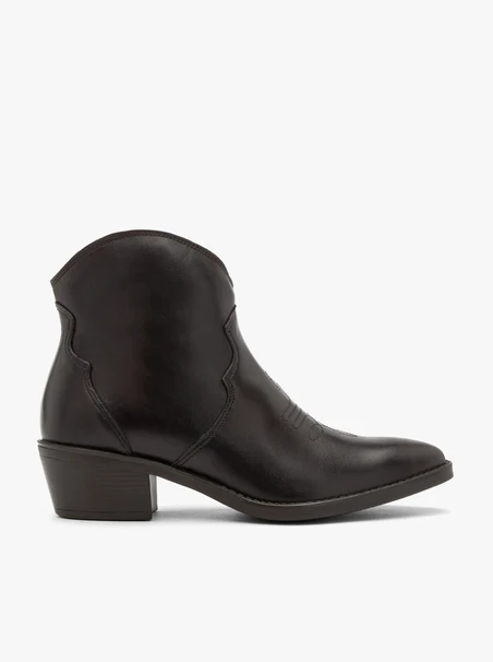 Kastanienbraune Cowboystiefel mit kurzen Absätzen