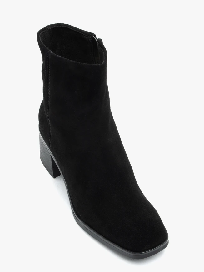 Schwarze klassische Velourslederstiefel