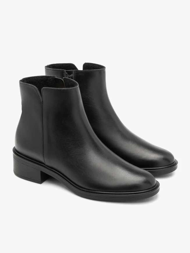 Schwarze klassische Stöckelschuhe