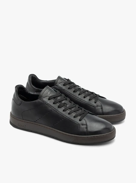 Schwarze Sporthalbschuhe aus Leder