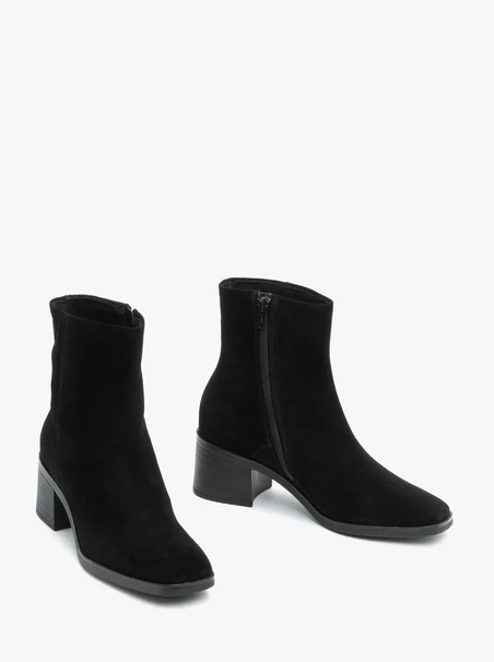 Schwarze klassische Velourslederstiefel