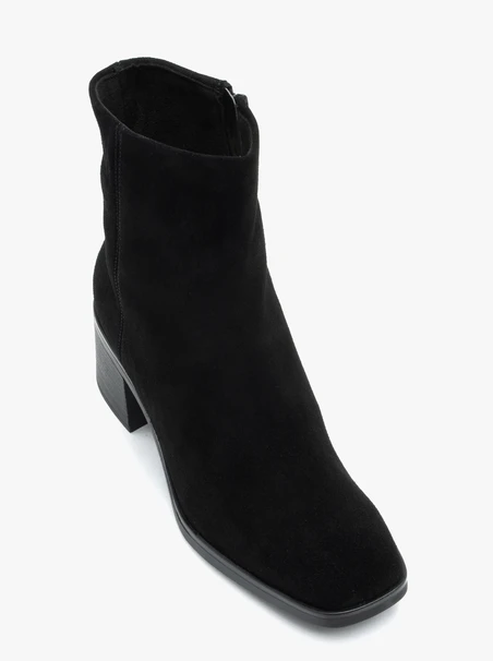 Schwarze klassische Velourslederstiefel