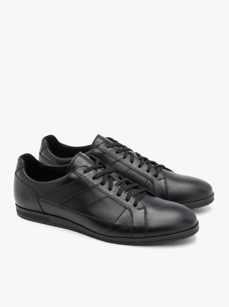 Schwarze lässige Halbschuhe