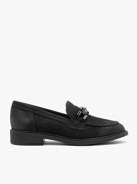 Schwarze elegante Mokassins mit Kette