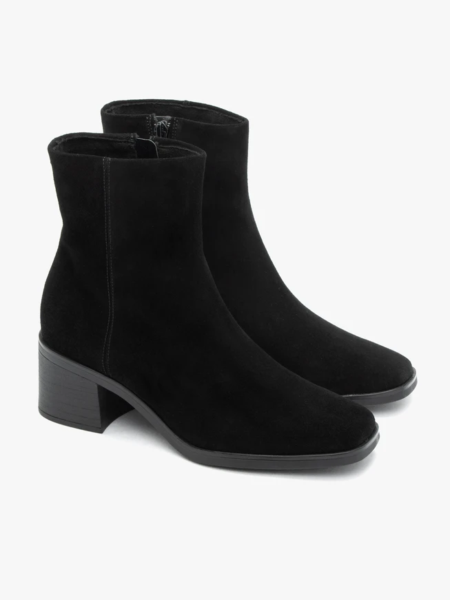 Schwarze klassische Velourslederstiefel