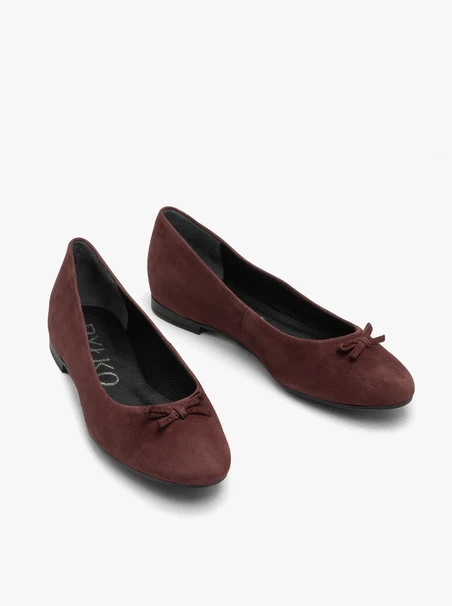 Kastanienbraune Velours-Ballerinas mit Schleife