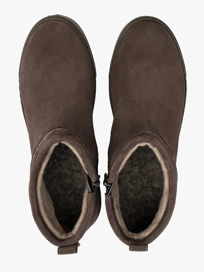 Braune kurze Schneestiefel mit Nähten