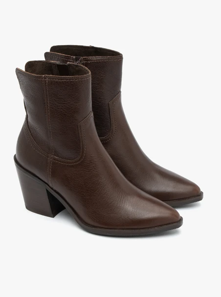 Braune Lederstiefel mit Stilettoabsatz