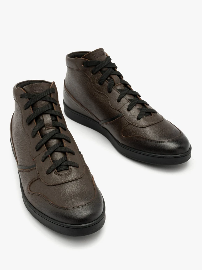 Braune Herrenstiefel