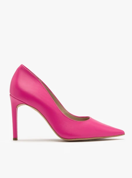 Fuchsiafarbene hochhackige Pumps