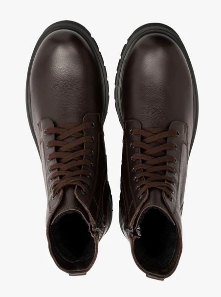 Braune Herrenstiefel mit Traktorschaft