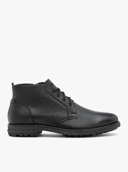Schwarz genarbte Lederstiefel