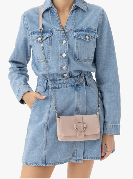 Hellrosa Handtasche mit großer Schnalle