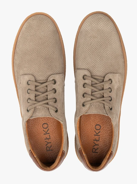 Braune Schnürhalbschuhe
