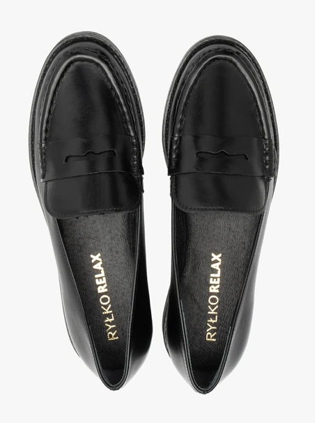 Schwarze minimalistische Mokassins aus genarbtem Leder
