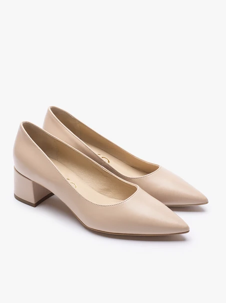 Beigefarbene Velours-Pumps