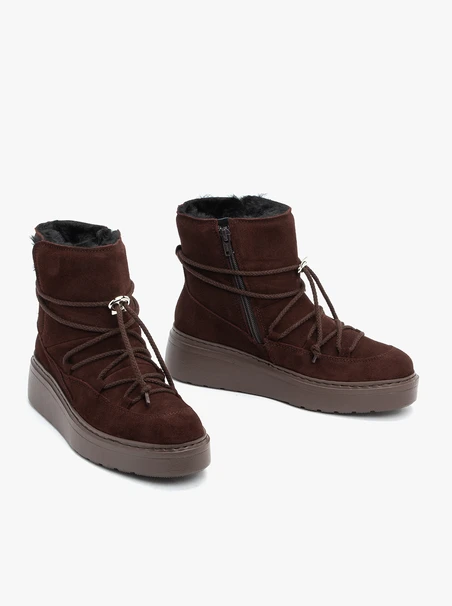 Kastanienbraune Plateau-Schneestiefel zum Schnüren