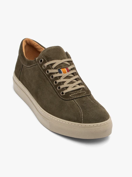 Olive Sporthalbschuhe mit dickerem Boden