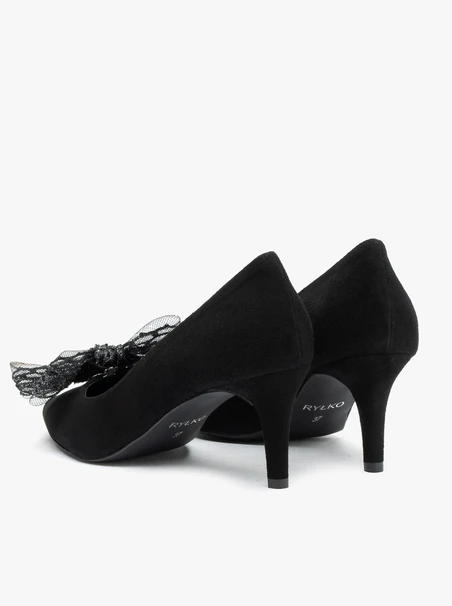 Schwarze Pumps mit abnehmbarer Schleife