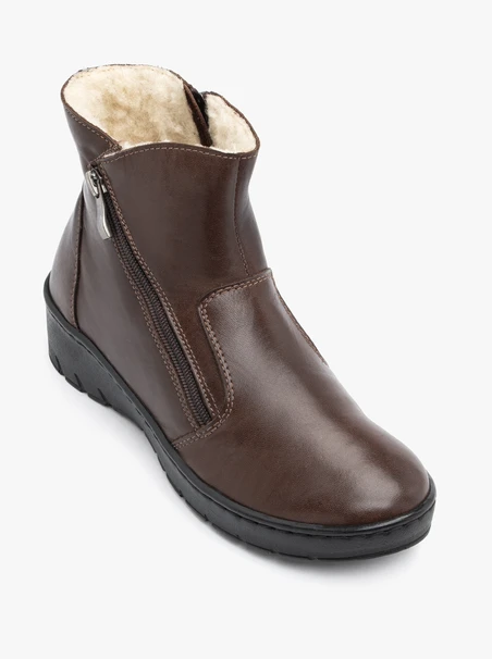Braune Stiefeletten mit Lammfellfutter