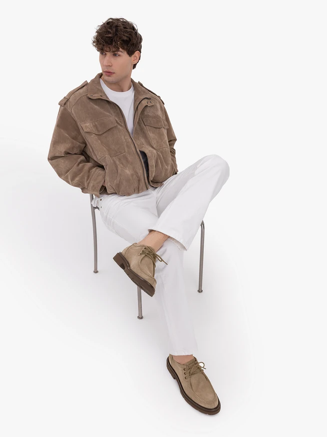 Beigefarbene Schnürhalbschuhe