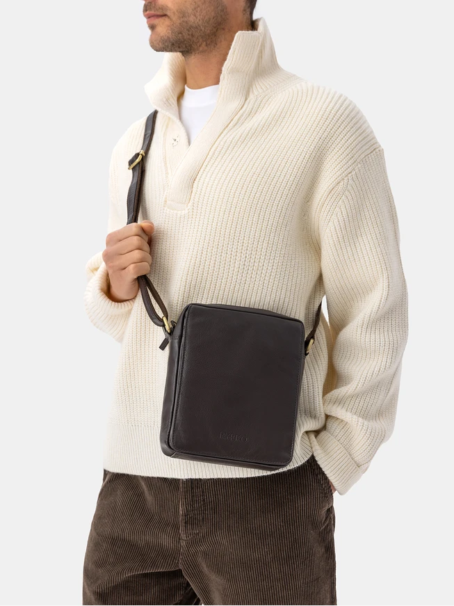 Kleine braune Herrentasche