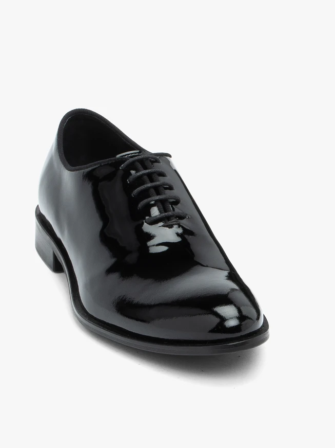 Schwarz lackierte Premium-Halbschuhe