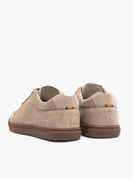 Beige Sporthalbschuhe