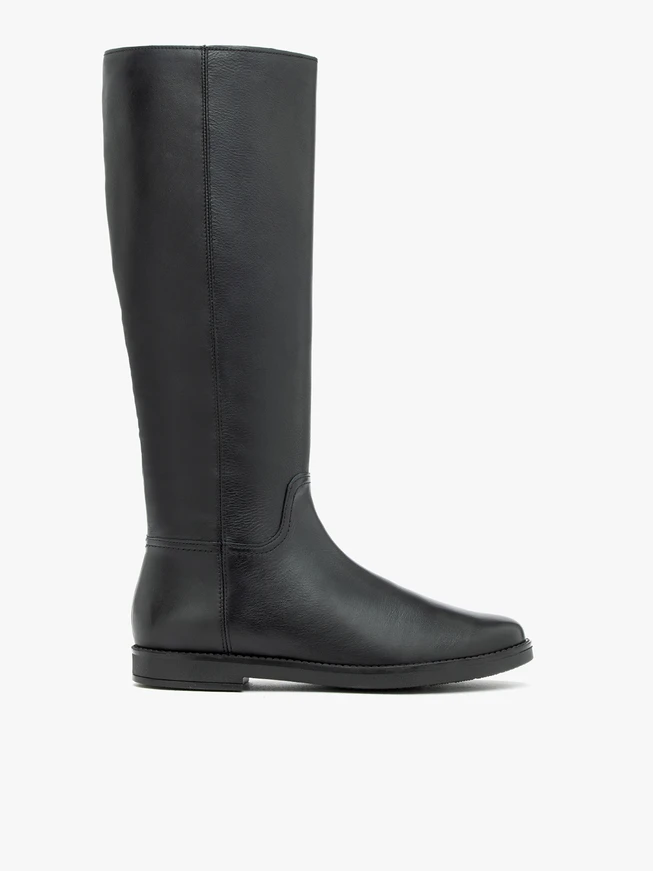 Schwarze Stiefel mit schmalem Schaft