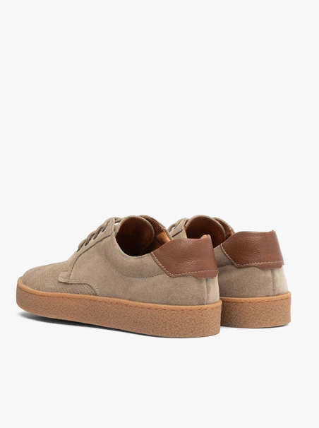 Braune Schnürhalbschuhe