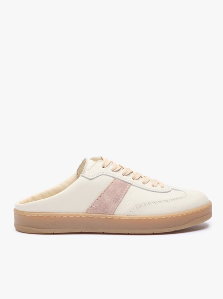Heillose cremefarbene Turnschuhe
